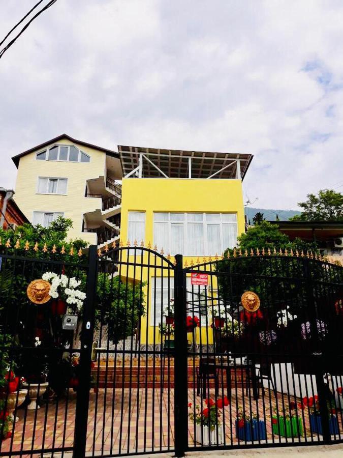 Anna-Saria Guest House Gagry Exterior photo